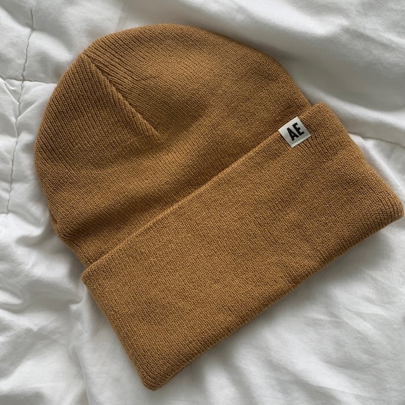 AE toque - Picture 1 of 1